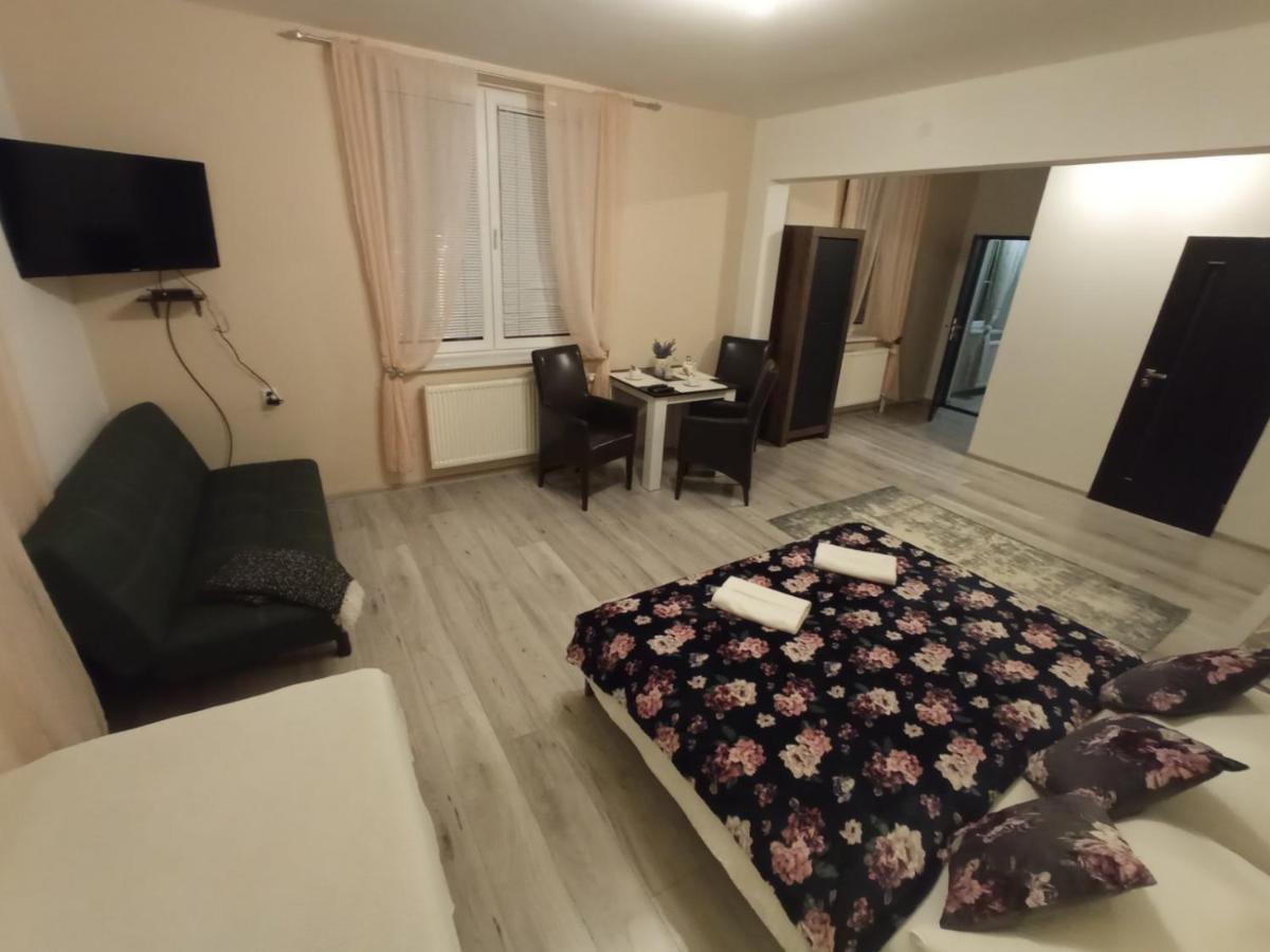 Monato Bed & Breakfast Poprad Bagian luar foto