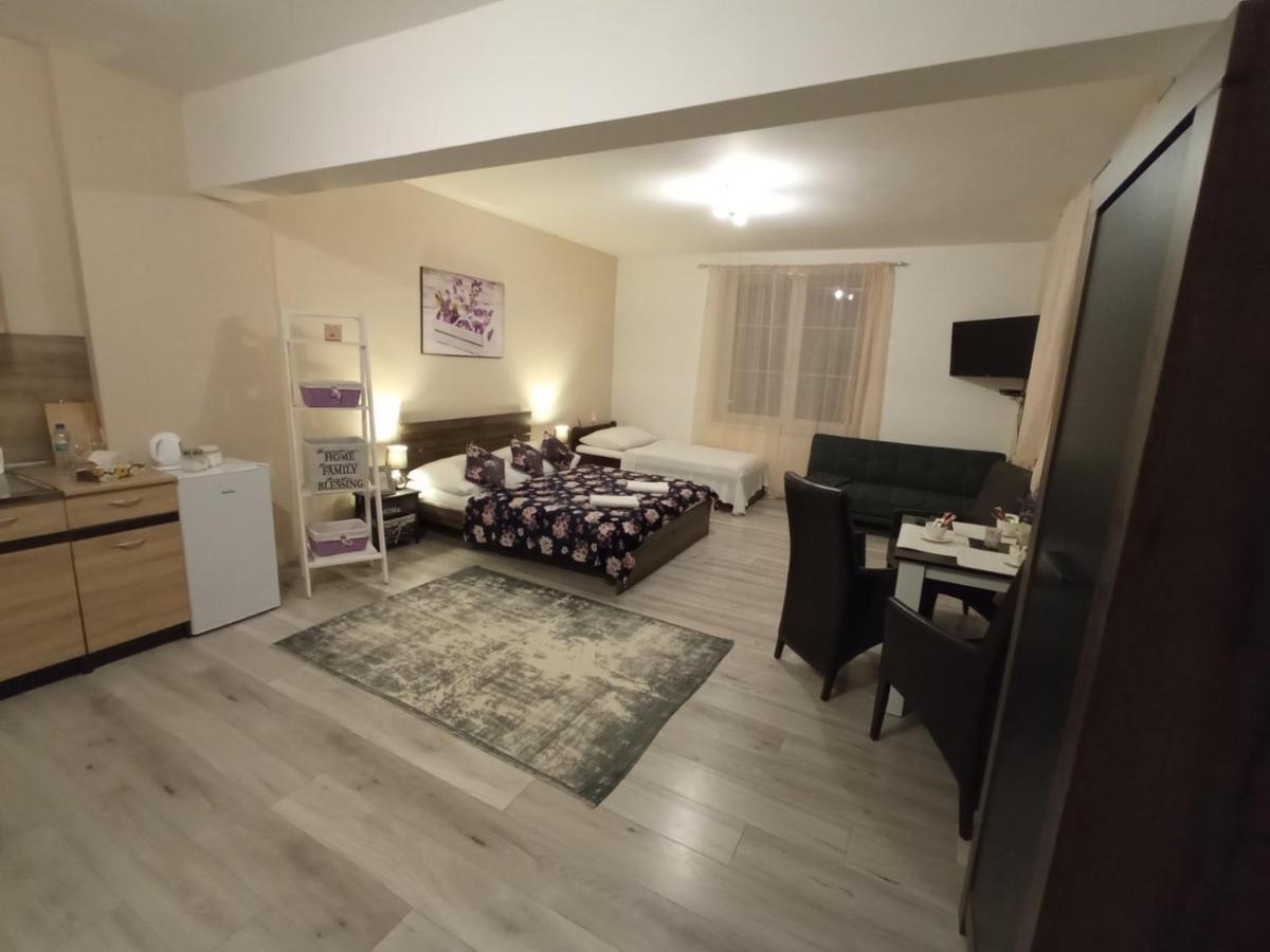 Monato Bed & Breakfast Poprad Bagian luar foto